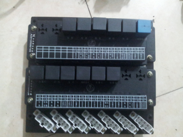 中国重汽斯太尔王 电脑板 保险丝盒 豪沃金王子斯太尔电路板