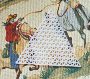 满49元包邮 立体绣配件 3#小三角形异形立体绣网片/塑料网板