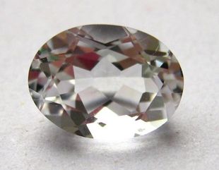 庆5钻9*7纯天然钻石一样闪烁椭圆形无色托帕石2.3克拉5低价拍
