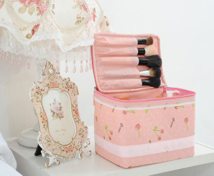 厂家直销樱桃化妆包 粉色樱桃覆膜 化妆品收纳盒蕾丝 提手化妆包