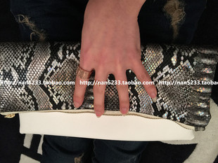 2016独家 欧美潮流 霸气手拿包 镭射蛇纹对折信封女包 包 时髦
