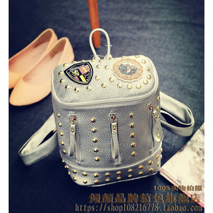 女包潮2015新款韩版铆钉双肩包个性背包水桶包徽章方形箱子化妆包