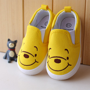 春秋男童女童鞋宝宝帆布鞋1-2-3岁儿童维尼熊低帮一脚蹬软底板鞋