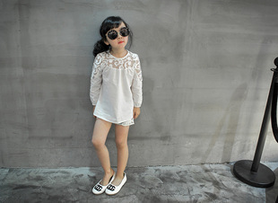 2015年新款童装女童镂空蕾丝拼接全棉上衣宝宝娃娃白衬衫