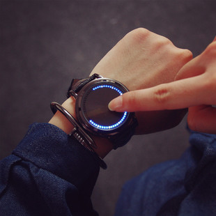 韩版创意LED触屏表夜光时尚皮带防水男女高中学生潮流情侣腕手表