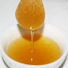 农家蜂蜜山花蜜色泽微白 蜜质粘稠 芳味正 源自农家蜂蜜 2瓶包邮