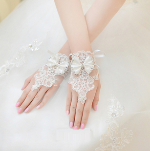 【凯蒂】新款可爱短款蝴蝶结贴钻新娘结婚婚纱配件勾指蕾丝小手套