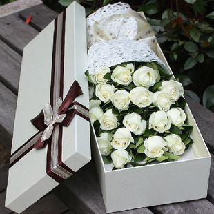 19朵白玫瑰礼盒全国同城速递成都金川黑水马尔康壤塘红原花店送花