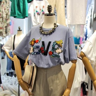 2016韩国东大门代购夏季女装新款字母贴布花朵圆领短袖T恤打底衫