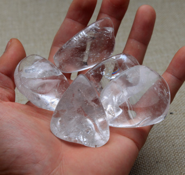 易晶缘水晶碎石天然白水晶碎石摆件原石大颗粒可做雕刻料矿石