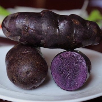 陕西特产马铃薯黑土豆新鲜紫土豆黑金刚土豆有机蔬菜3斤特价装