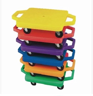 卡乐咪 早教幼儿园儿童感统器材塑料大号四轮车 连接式滑板车滑车
