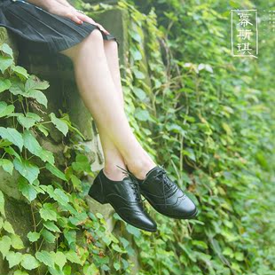 2016秋季新品 复古文艺英伦黑色系带低帮女深口布洛克单鞋