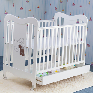 实木婴儿床实木白色欧式宝宝bb床松木带滚轮抽屉多功能儿童游戏床