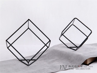 简约现代铁艺不规则几何体摆件时尚抽象黑色金属创意正方体装饰品